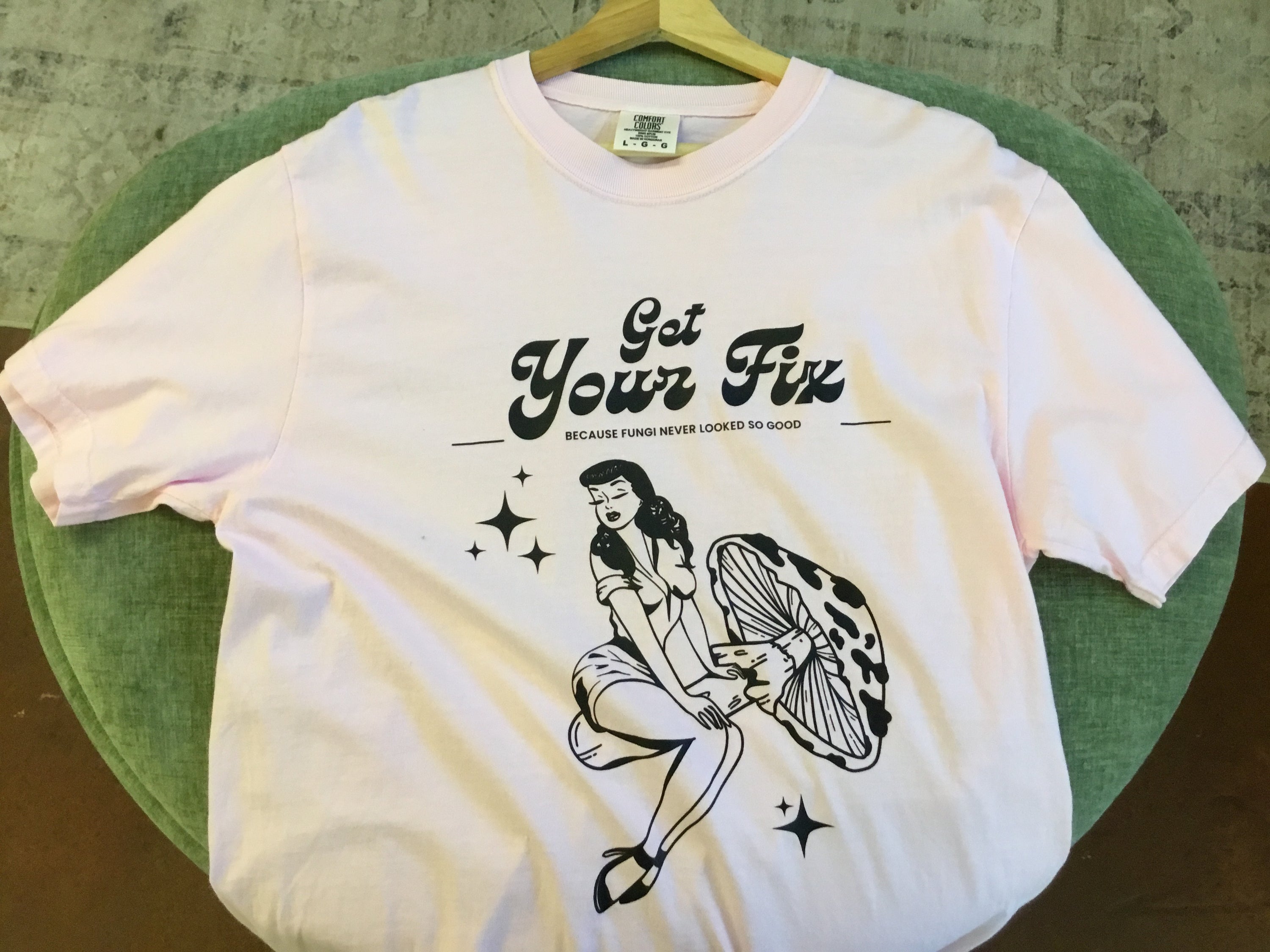 T-Shirt MSF “Get Your Fix” Baby Pink Pin-Up Tee
